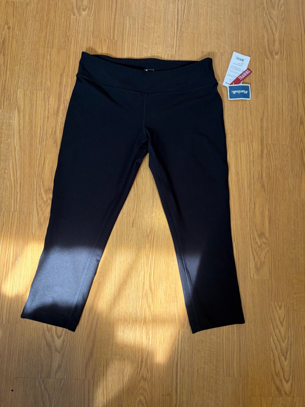 Mondetta Black Active Capri Leggings with Subtle Logo
